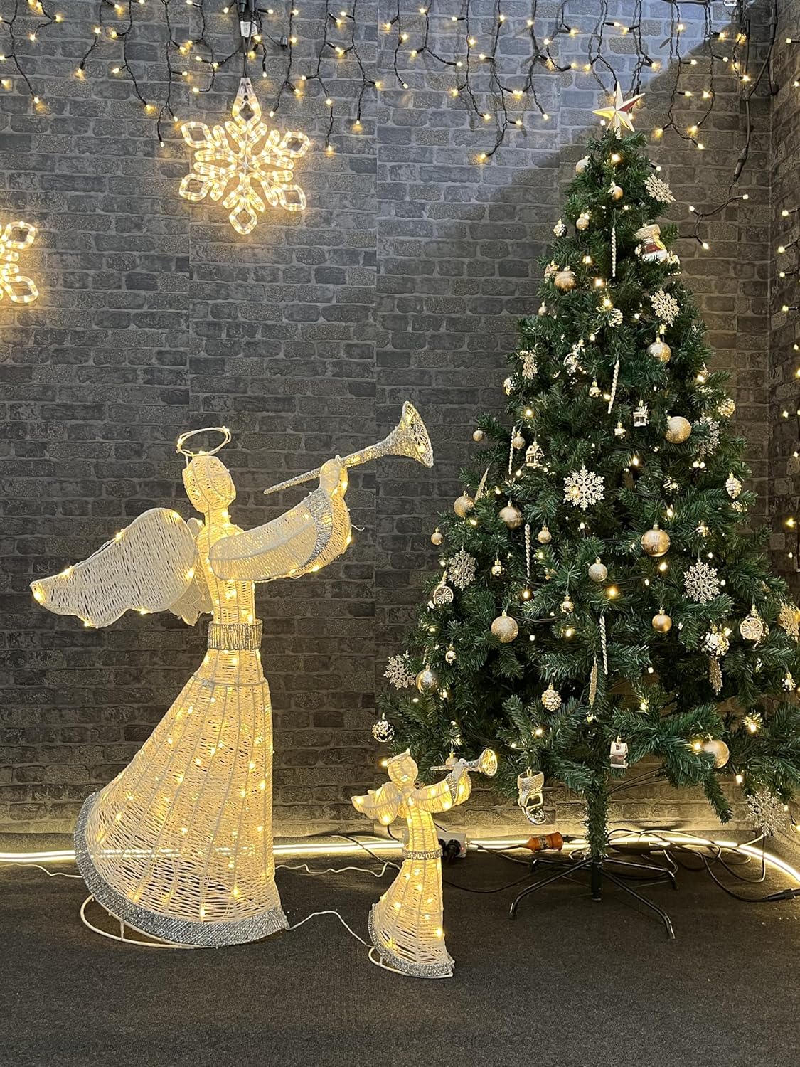 Relax Serie - Set de 2 ángeles LED navideños grande y pequeño - Luz blanca cálida continua con temporizador - Protección IP44 para decoración de interior y exterior
